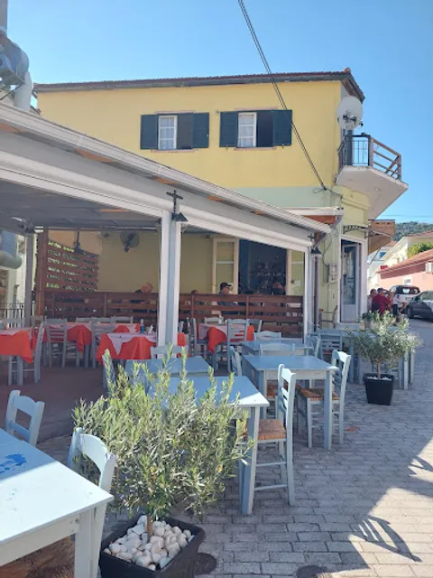 Απάγκιο καφέ-μπάρ