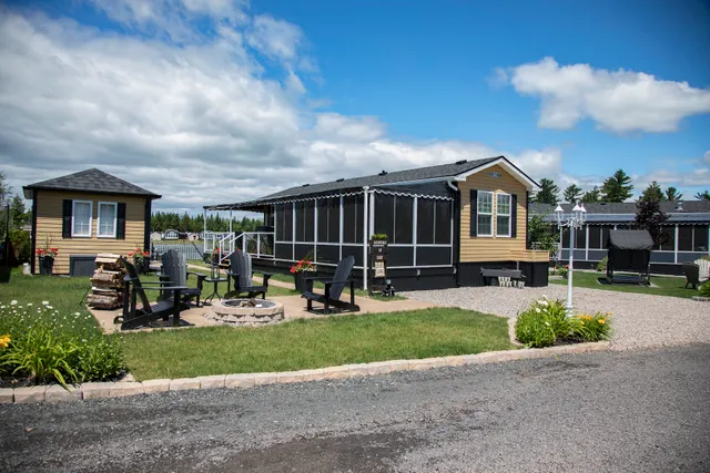 Domaine de la Chute | Camping VR et chalets Parkbridge