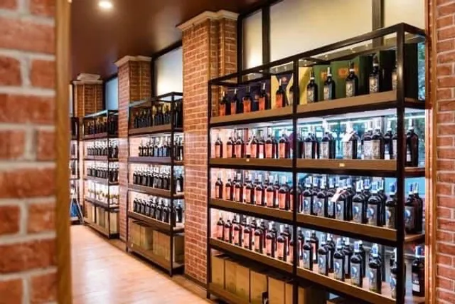 NHÀ HÀNG HOA MAI - WINE PLAZA