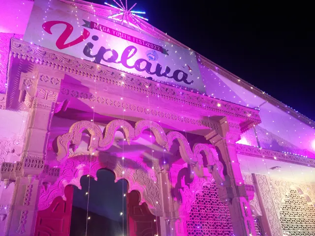 Hotel Shri Goverdhan Dham ।