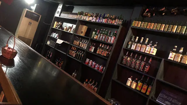 バチェラハウス