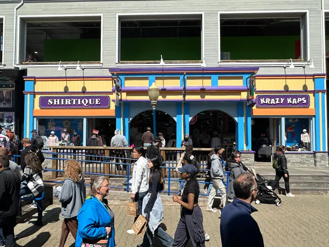 Shirtique & Krazy Kaps