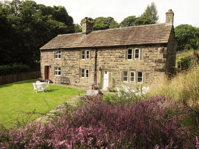 Ollerbrook Farm Cottages & Bunkhouse