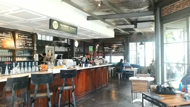 Lot 9 Cafe & Restaurant