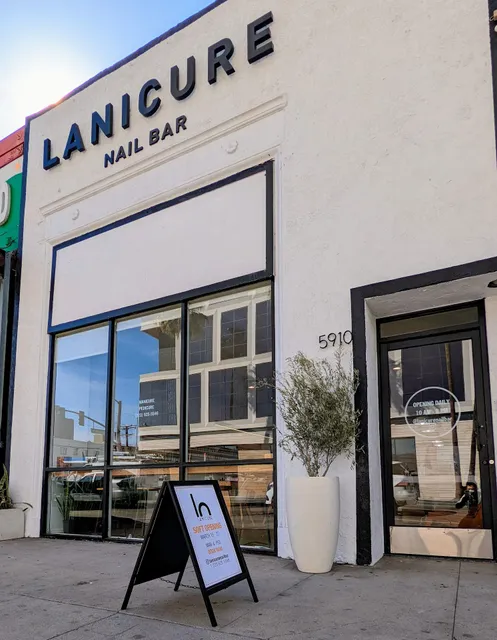 Lanicure Nail Bar