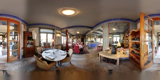 Les Pieds dans le Plat