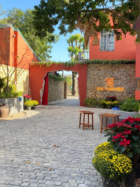 TRƯỜNG PHÚ HOUSE _ HOTEL & APARTMENT