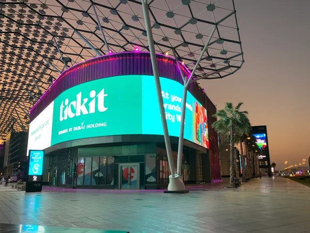 Fountain area . City walk