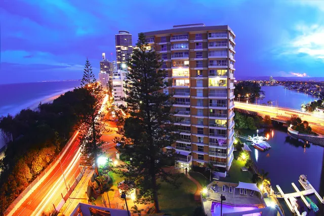 Narrowneck Court Surfers Paradise
