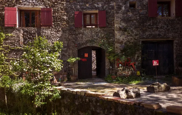 Gîtes et chambres d'hôtes au hameau de Vezenobres