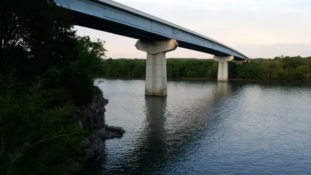 Tennessee River Art Village