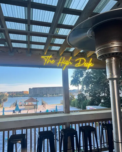 Soundside Waterfront Bar