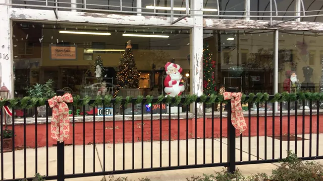 Marilynn-Collectibles & Antiques