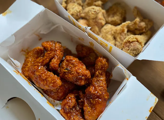 Mom's Touch Samyang Intersection