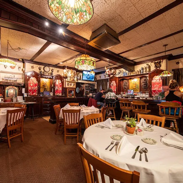 Jack Pandl's Whitefish Bay Inn