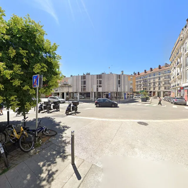 Boutique de créateur.ices - Les Zéphémères - PopUp République