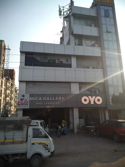 OYO 820262 OYO S R Hotel And Marriage Hall Near Chaudhary Charan Singh International Airport