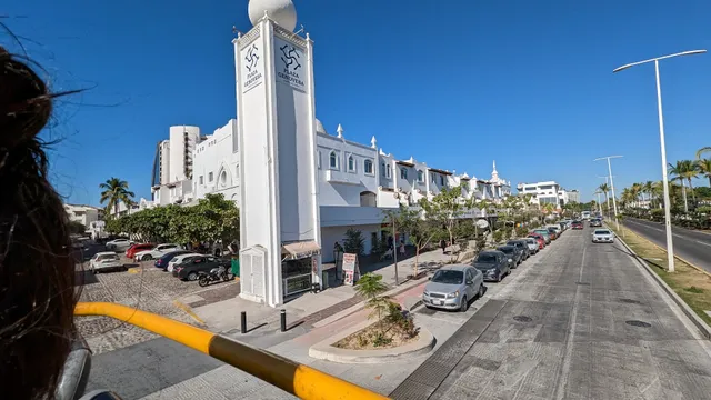 Plaza Genovesa Vallarta