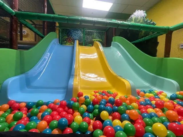 Luv N Huggs Indoor Playground & Party Rentals