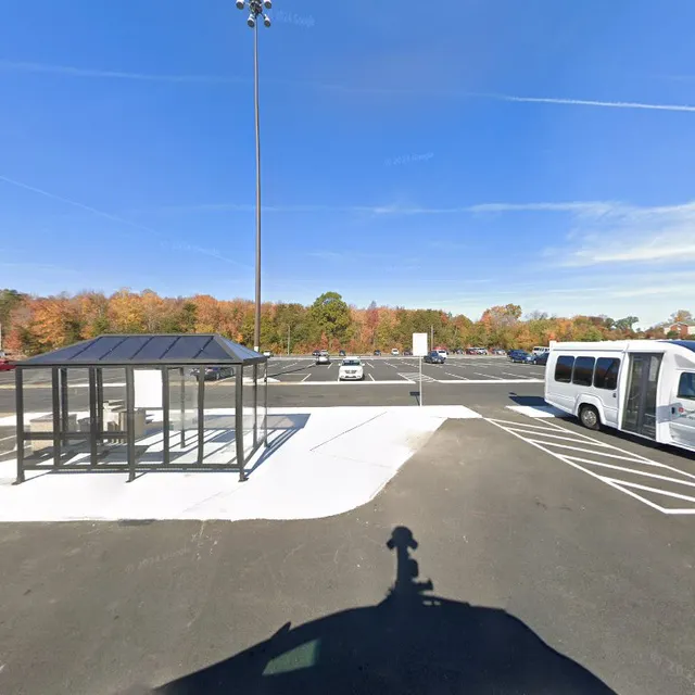 Fredericksburg, VA (Warrenton Road Commuter Lot (Free overnight parking, at owner's own risk))