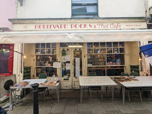 Boulevard Bookshop & Thai Cafe