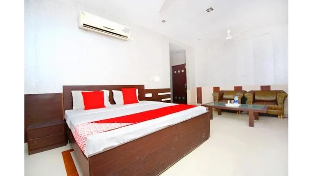 OYO 37129 Hotel Piccadily