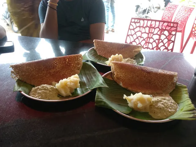 Sri Guru Kottureshwara Benne Dosa Hotel S S layout