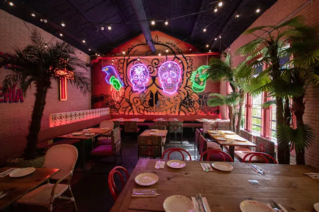 Gracias Padre - Taquería La Roma - Restaurante Mexicano