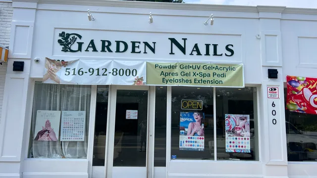 Garden Nails