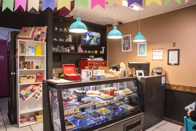 Johnny & Julie Café