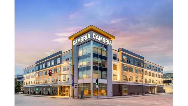 Cambria Hotel Milwaukee Downtown
