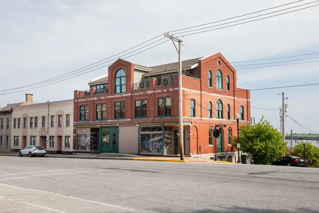 Alton Cracker Factory -