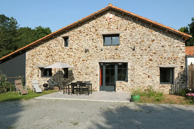 Gîte La Sansonnière Maison Bleue Le Pressoir