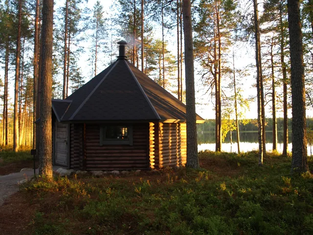 Koirasalmi Nature Information Hut, Luonnollisesti M & M