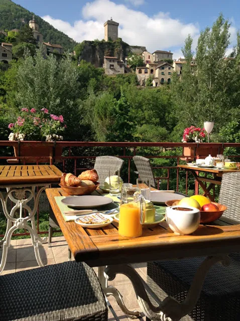 Hôtel Doussière - Restaurant l'Alicanta