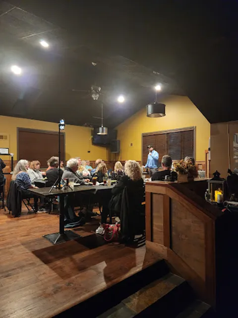 Capone's Bar & Italian Eatery