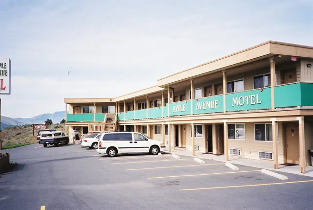 Apple Avenue Motel