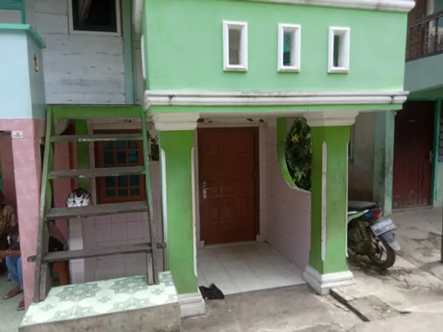 RUMAH MAKAN TIGA SAUDARA