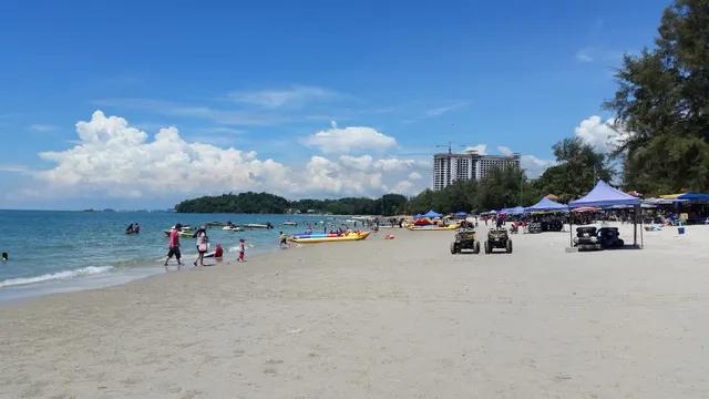 Pantai Teluk Kemang