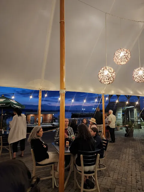 Farmers and Foragers Dockside