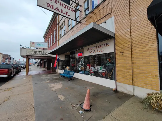 Cabbages & Kings Antique Mall