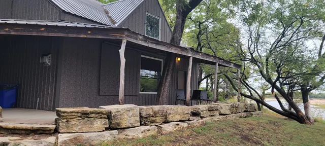 Riverbend Hideaway Cabin