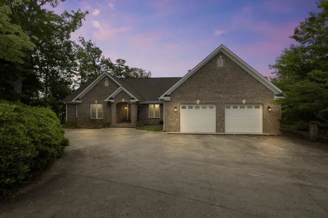 Kingfisher Point Lake House