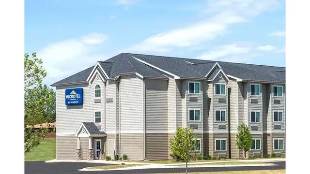 Microtel Inn & Suites by Wyndham Dickinson