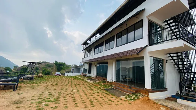 Hill Monk - Whispering Mist Resort Vagamon