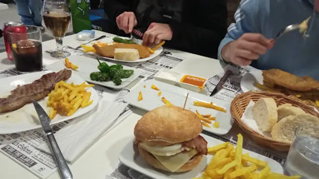 Bar Clavelina Hamburguesas Caseras