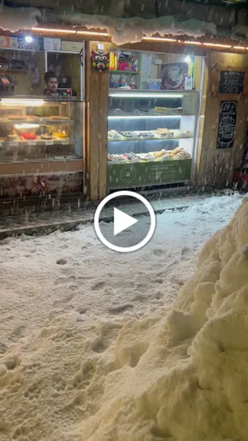 Old Town Bakery Manali