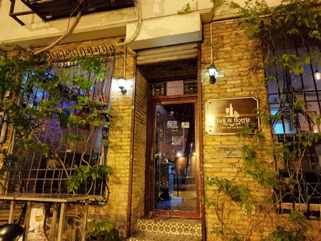 Cork and Bottle - Sài Gòn