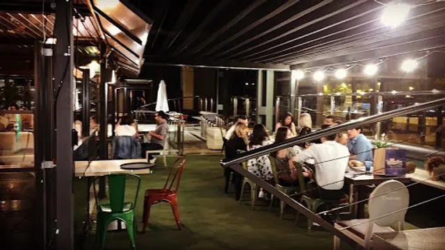 La Mafia se sienta a la mesa