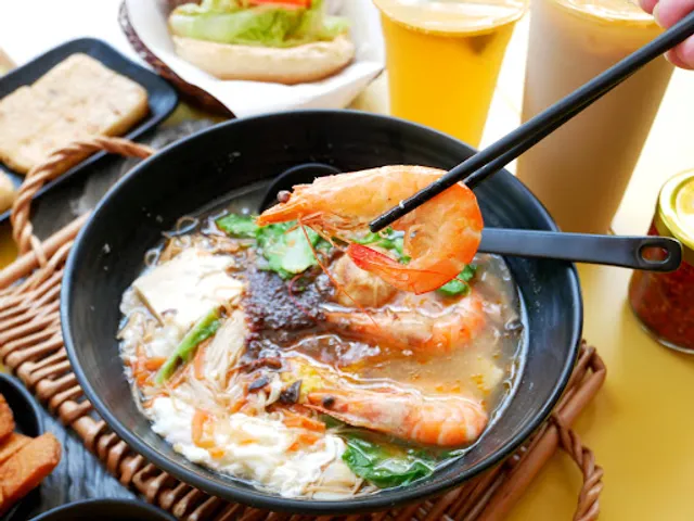 五分鐘找餐北平創始店/2024鍋燒麵大賞榮獲最佳美味獎